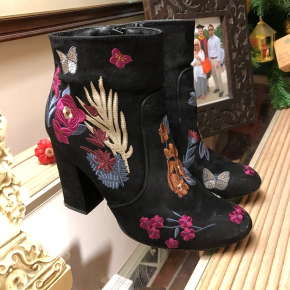 Bamboo Black Embroidered Booties - Picture 5 of 5